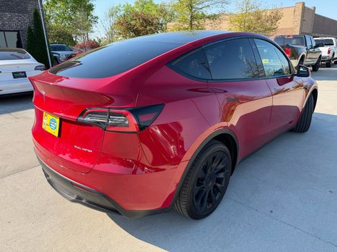 Used 2021 Tesla Model Y Long Range image 3