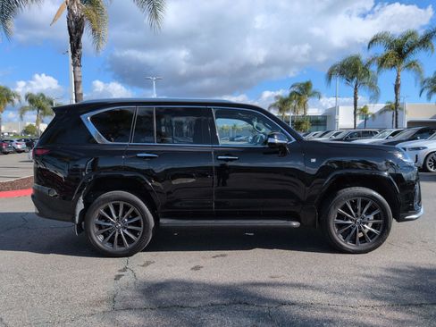 Used 2023 Lexus LX 600 F Sport image 11