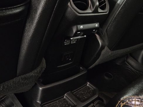 Used 2023 Jeep Wrangler Unlimited Sahara AWD/4WD image 25