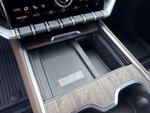 New 2026 GMC Acadia Denali Ultimate w/ LPO, Floor Liner Package AWD/4WD image 24