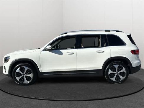 Certified 2025 Mercedes-Benz GLB 250 4MATIC image 13