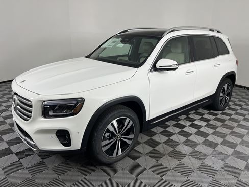 New 2026 Mercedes-Benz GLB 250 4MATIC image 8