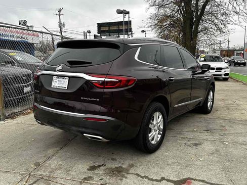 Used 2018 Buick Enclave Essence image 4