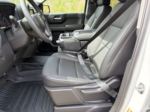Used 2026 Chevrolet Silverado 1500 W/T w/ WT Value Package AWD/4WD image 9