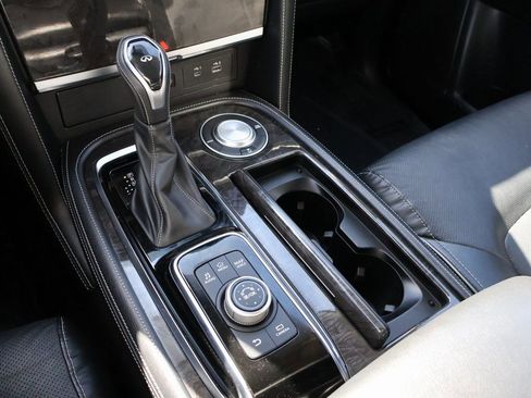 Used 2024 INFINITI QX80 Luxe image 40