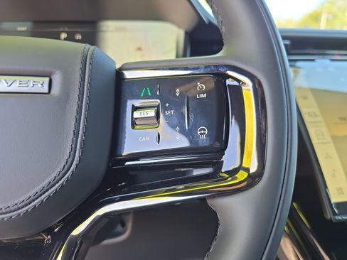 New 2025 Land Rover Range Rover Sport Dynamic SE image 18