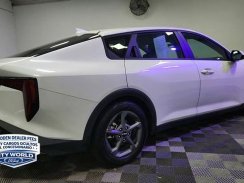 Used 2025 Kia K4 FWD image 7