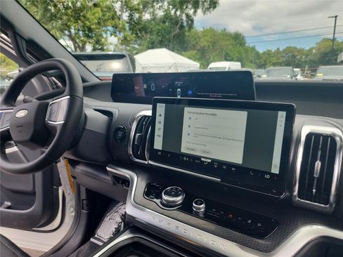 New 2026 Ford Expedition Max Platinum image 32