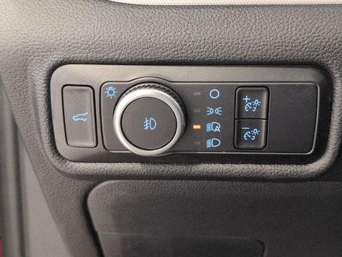Used 2024 Ford Explorer XLT w/ Equipment Group 202A AWD/4WD image 11
