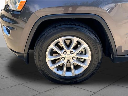 Used 2021 Jeep Grand Cherokee Laredo RWD image 11