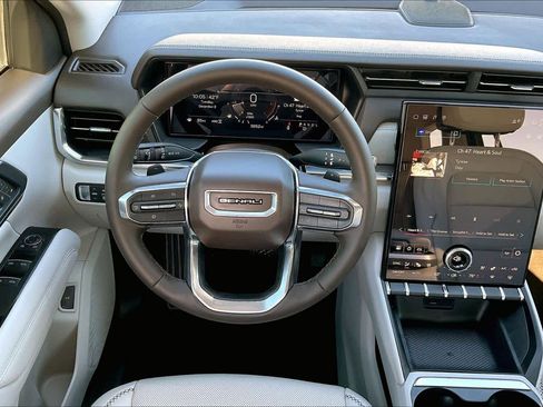 Used 2026 GMC Terrain Denali w/ LPO, Floor Liner Package image 10