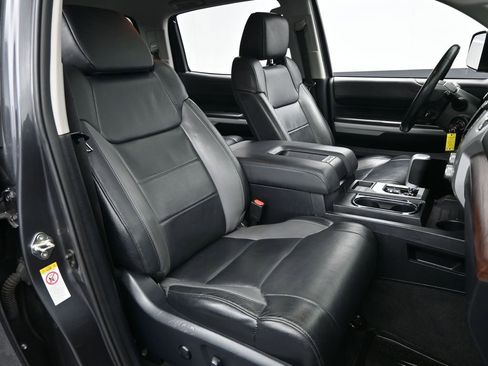 Used 2018 Toyota Tundra Limited image 30