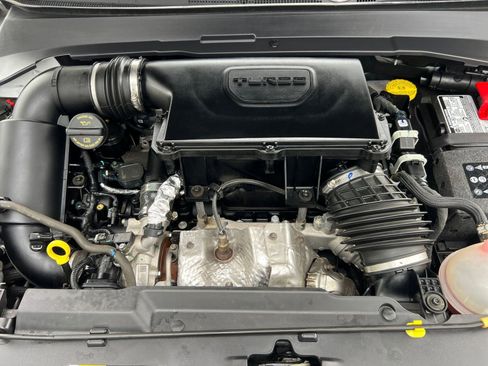 Used 2025 Jeep Compass Limited image 25