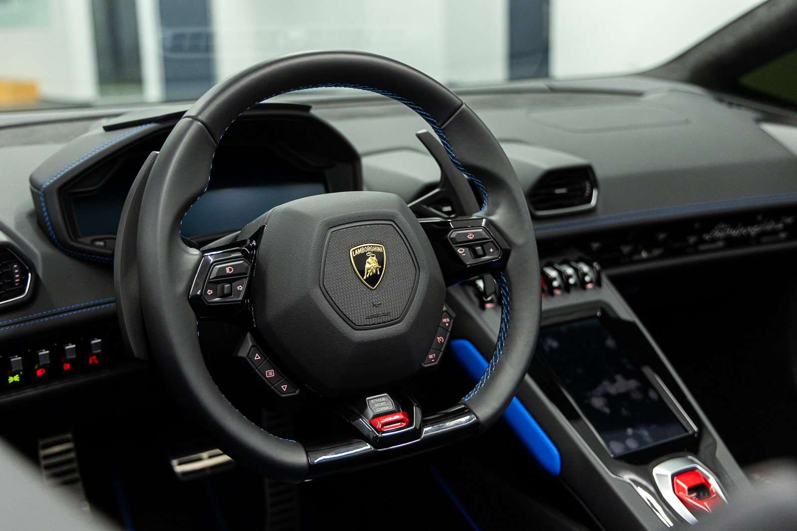 Used 2024 Lamborghini Huracan EVO AWD/4WD image 31