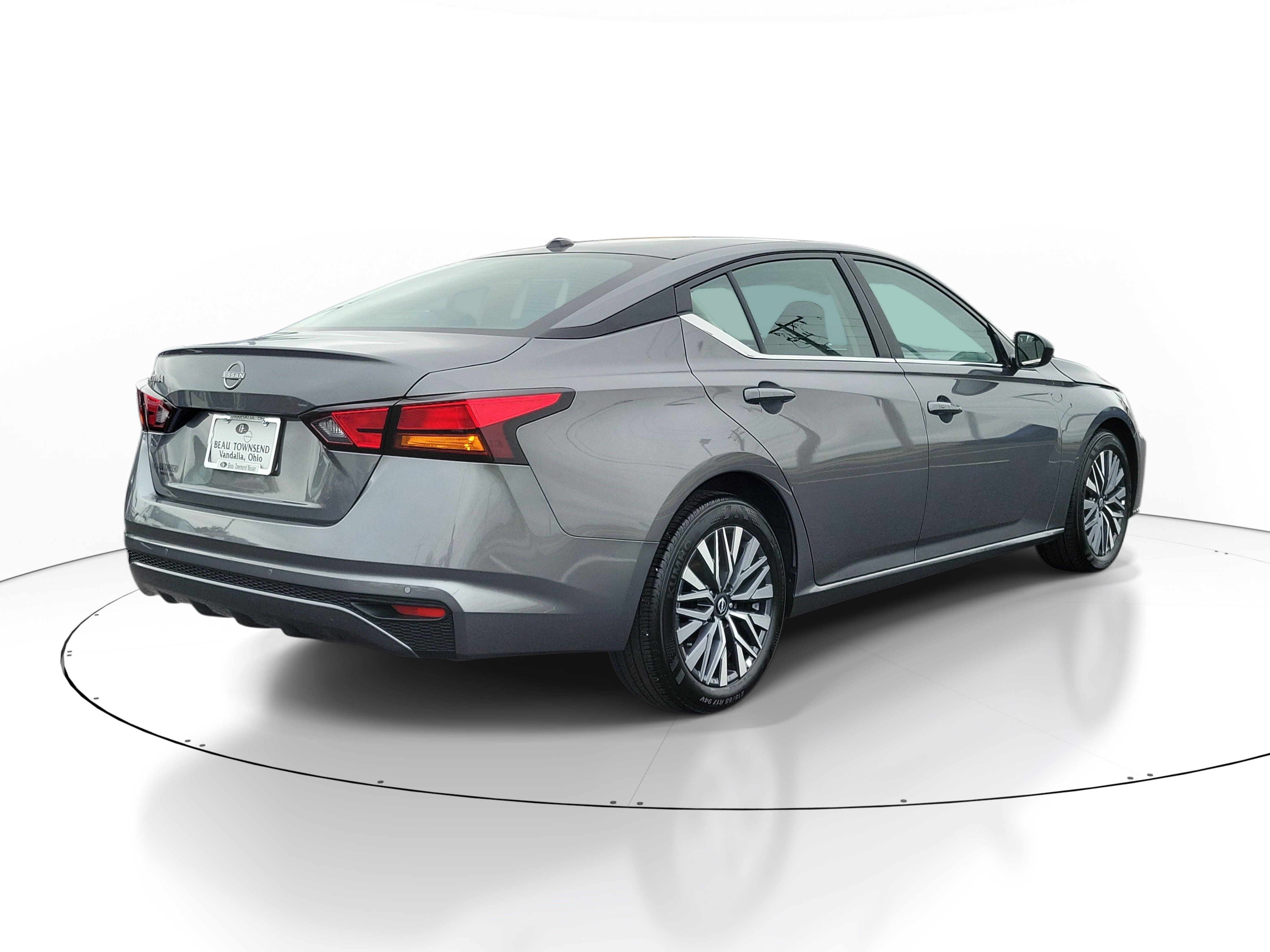 Used 2026 Nissan Altima 2.5 SV FWD image 4