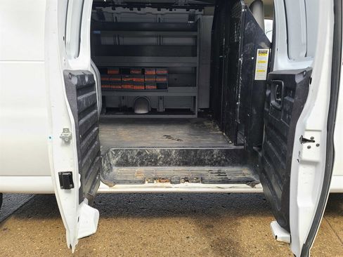 Used 2018 GMC Savana 2500 Extended w/ Driver Convenience Package image 12