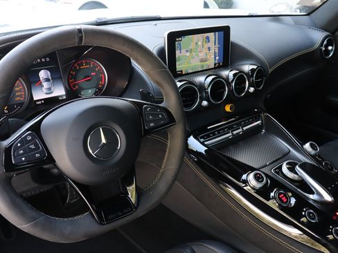 Used 2018 Mercedes-Benz AMG GT R image 16
