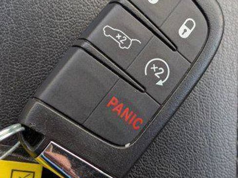 Certified 2025 Jeep Compass Latitude w/ Convenience Group AWD/4WD image 30