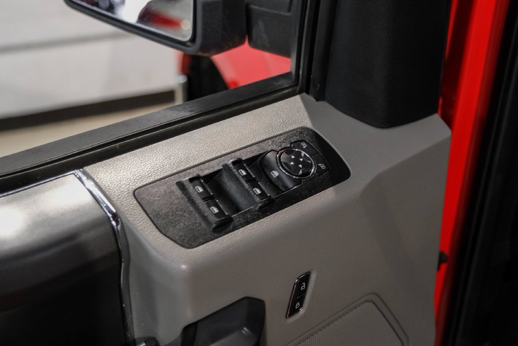 Used 2019 Ford F150 XLT w/ Equipment Group 302A Luxury AWD/4WD image 40