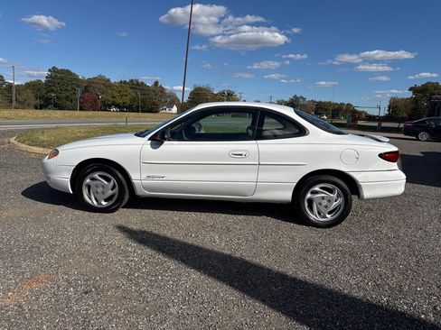 Used 2000 Ford Escort image 4