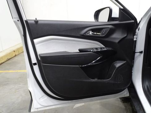 Used 2024 Chevrolet Trax LT FWD image 16