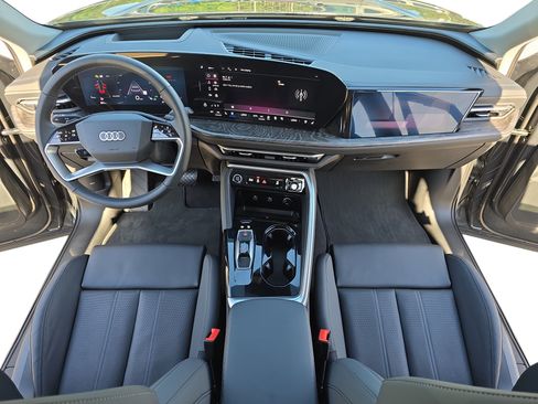 Used 2025 Audi Q5 Prestige AWD/4WD image 9