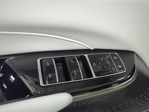 Used 2024 Cadillac Lyriq Sport AWD/4WD image 11