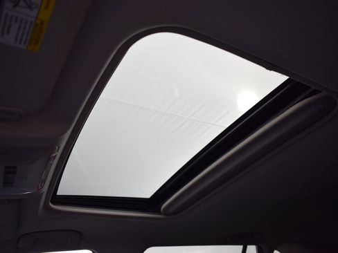 Used 2019 Toyota RAV4 XLE Premium image 20