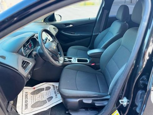 Used 2017 Chevrolet Cruze LS FWD image 19