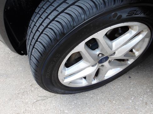 Used 2015 Ford Fusion SE FWD image 40
