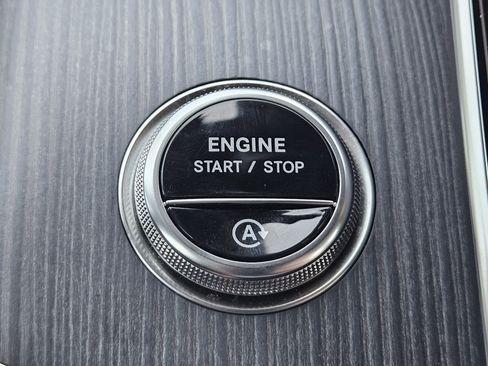 Certified 2025 Mercedes-Benz GLC 300 image 34