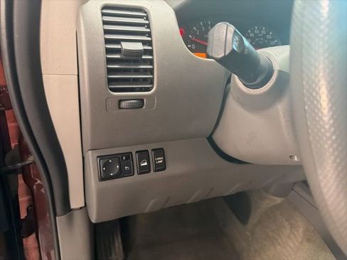 Used 2016 Nissan Frontier SV image 16