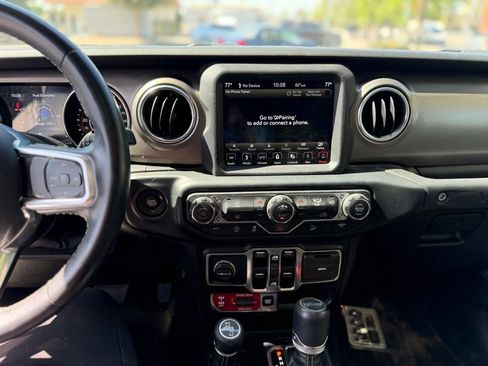 Used 2019 Jeep Wrangler Unlimited Rubicon AWD/4WD image 9