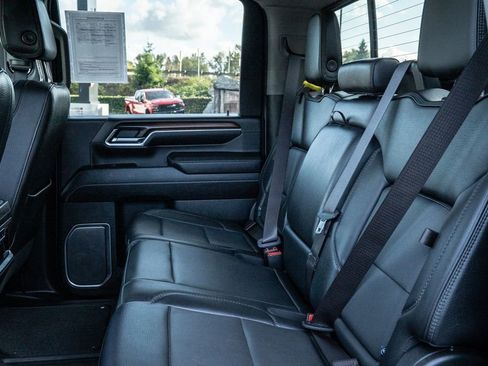 Used 2024 GMC Sierra 2500 Denali image 12