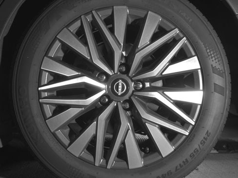 Used 2025 Nissan Altima 2.5 SV image 14