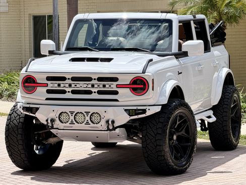Used 2026 Ford Bronco Outer Banks AWD/4WD image 1