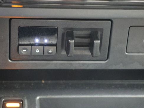 Used 2023 Nissan Titan PRO-4X w/ Pro-4x Convenience Package image 31