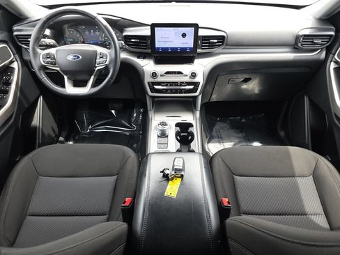 Used 2023 Ford Explorer XLT RWD image 13