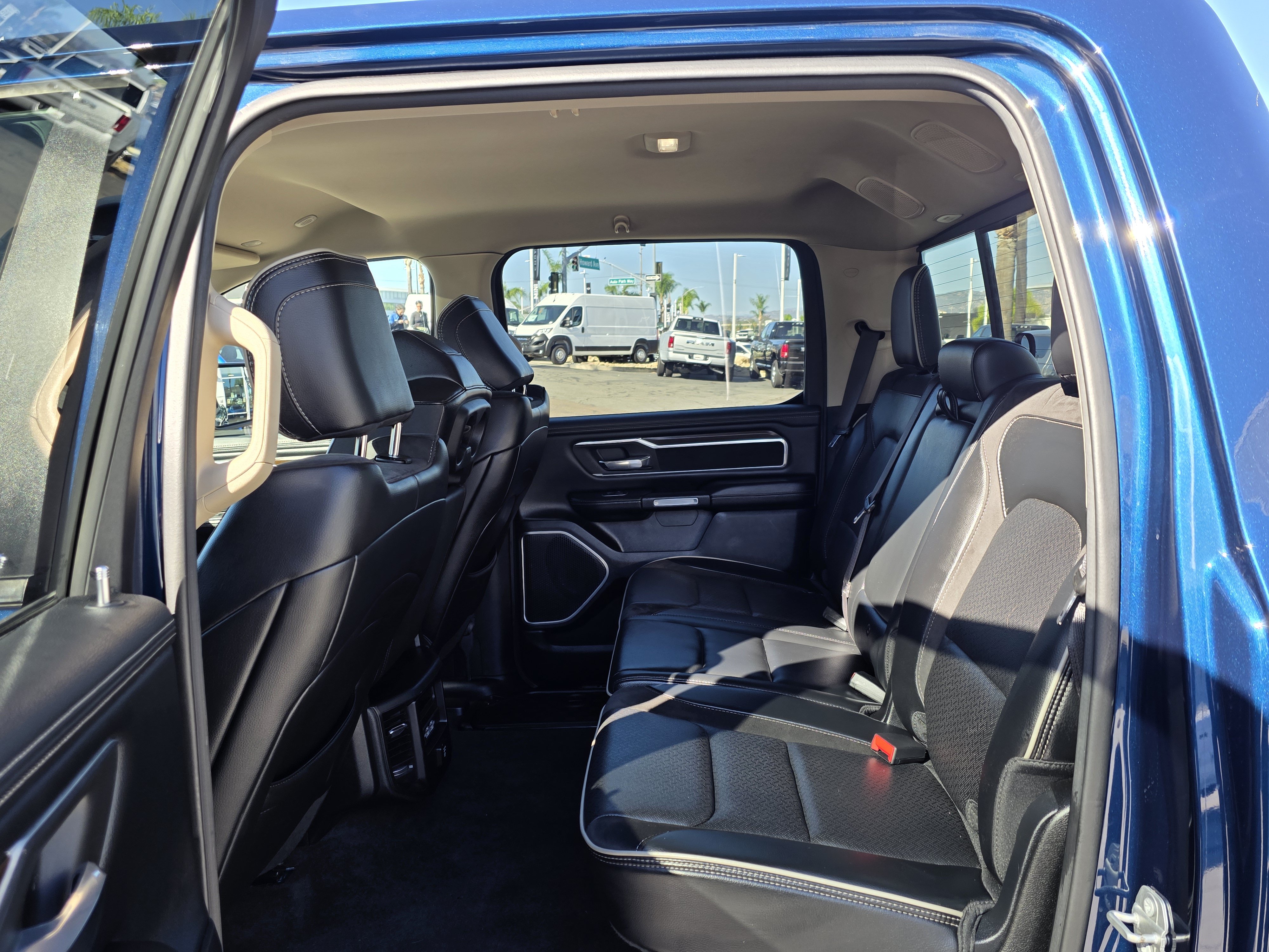 Used 2021 RAM 1500 Laramie AWD/4WD image 19