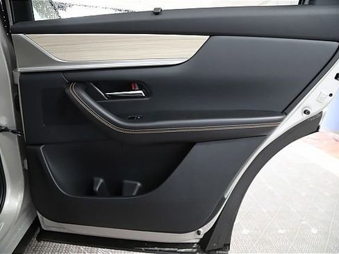 Used 2025 MAZDA CX-90 Plug-In Hybrid w/ Preferred image 17