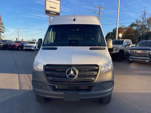 Used 2025 Mercedes-Benz Sprinter 2500 image 8
