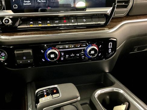 Used 2025 GMC Sierra 1500 Elevation image 44