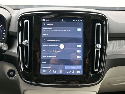 New 2026 Volvo XC40 B5 Plus w/ Protection Package Premier AWD/4WD image 18