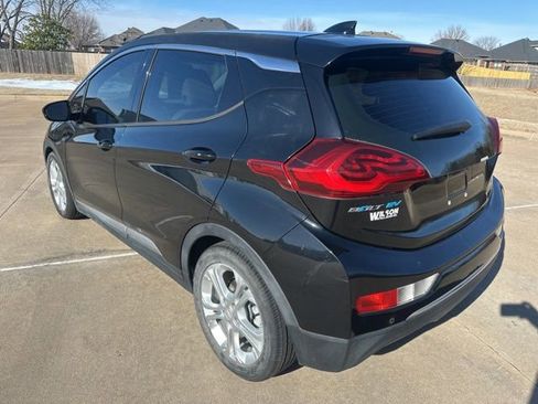 Used 2017 Chevrolet Bolt LT image 3
