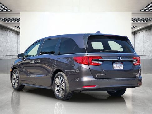 Used 2024 Honda Odyssey Touring image 9