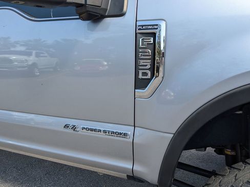 Used 2021 Ford F250 Platinum w/ FX4 Off-Road Package image 9