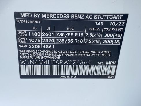 Used 2023 Mercedes-Benz GLB 250 4MATIC image 30