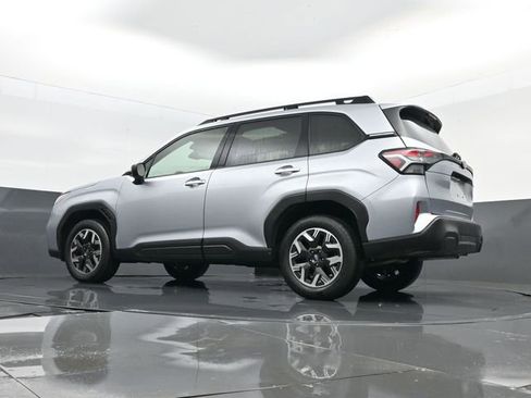 Used 2025 Subaru Forester Premium image 24