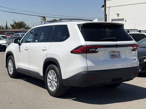Certified 2024 Toyota Grand Highlander FWD image 4