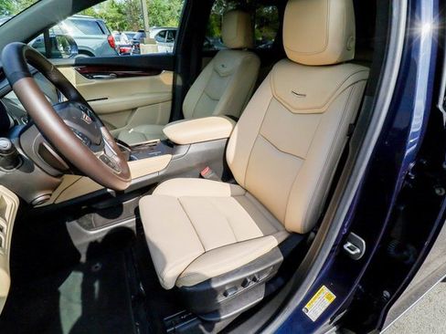 Used 2017 Cadillac XT5 Luxury w/ Driver Awareness Package image 34